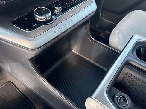 New 2025 Ford Expedition Max Platinum w/ Platinum Ultimate Package image 32