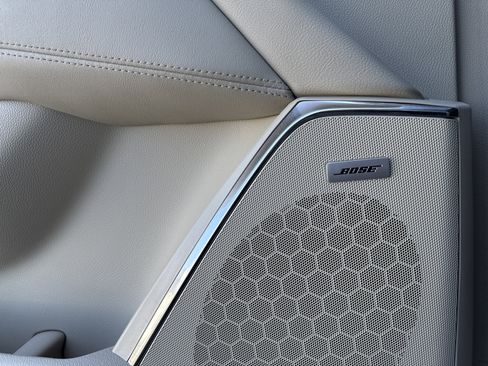 Used 2018 Cadillac Escalade Luxury w/ LPO, Radiant Package image 12