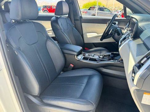 Used 2022 Kia Sorento SX Prestige w/ Panoramic Sunroof Package AWD/4WD image 32