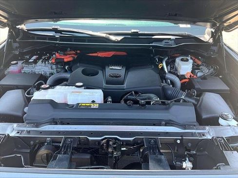 Certified 2024 Toyota Sequoia SR5 AWD/4WD image 28