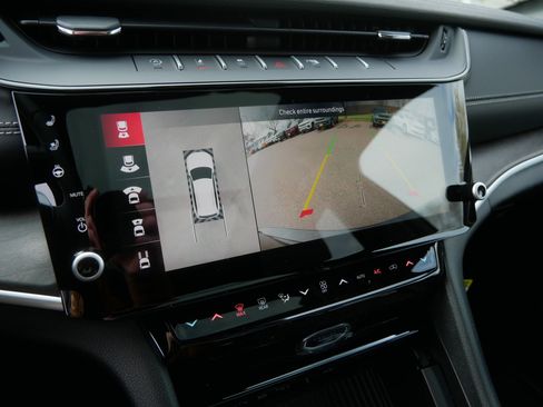 New 2026 Jeep Grand Cherokee Limited AWD/4WD image 11