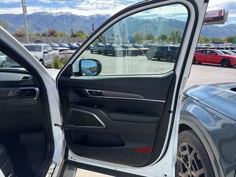 Certified 2025 Kia Telluride SX Prestige X-Line AWD/4WD image 37