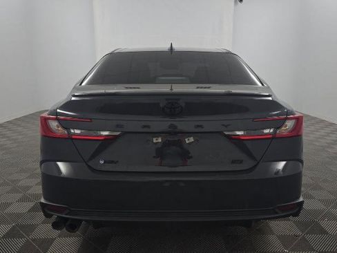 Used 2025 Toyota Camry SE w/ Convenience Package image 12