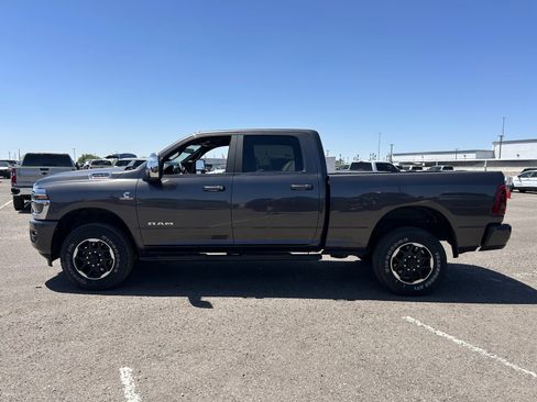 Used 2025 RAM 2500 Laramie AWD/4WD image 2