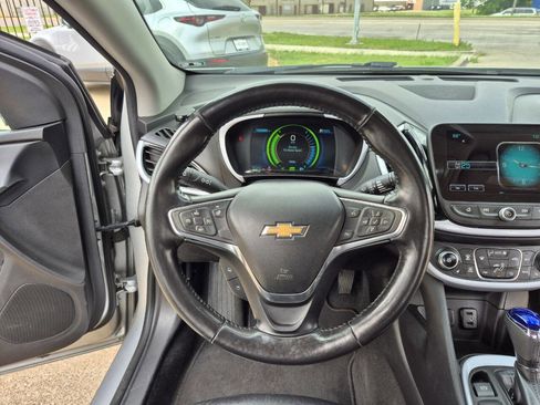 Used 2017 Chevrolet Volt LT w/ Comfort Package FWD image 23
