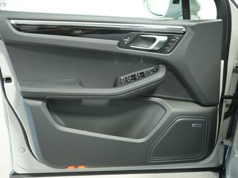 New 2025 Porsche Macan image 25