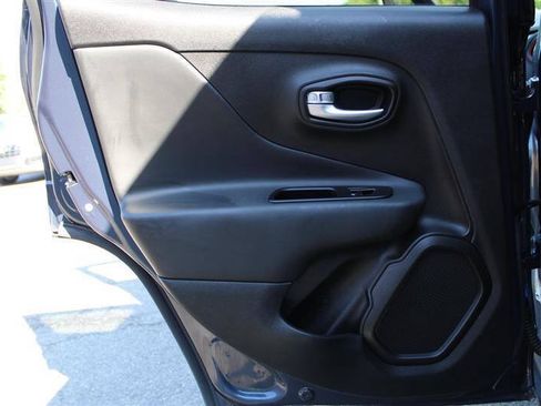 Used 2021 Jeep Renegade Trailhawk AWD/4WD image 23
