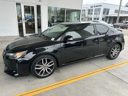 Used 2016 Scion tC image 2