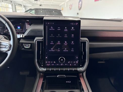 Certified 2025 GMC Yukon XL Denali image 20