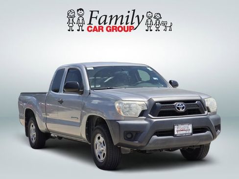 Used 2015 Toyota Tacoma 2WD Access Cab w/ Convenience Package image 2