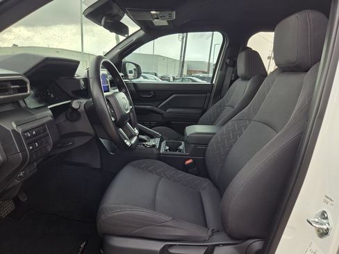 Used 2025 Toyota Tacoma SR AWD/4WD image 26