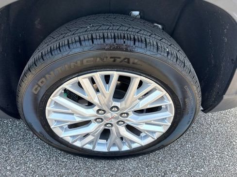 Used 2024 GMC Acadia Elevation FWD image 11