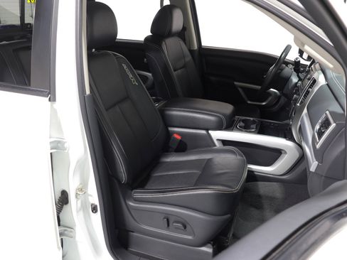 Used 2017 Nissan Titan PRO-4X w/ Pro-4x Convenience Package image 61