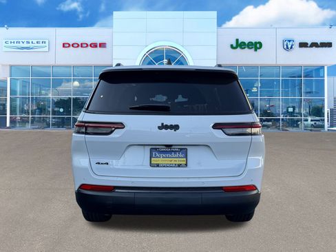 New 2025 Jeep Grand Cherokee L Altitude image 8
