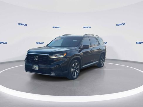Used 2023 Honda Pilot Touring image 3