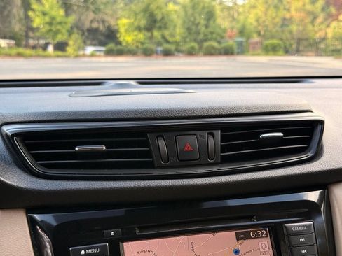 Used 2019 Nissan Rogue SL w/ Premium Package AWD/4WD image 47