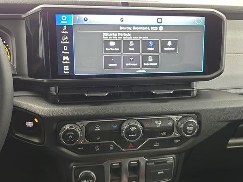 Used 2025 Jeep Wrangler Sport image 19