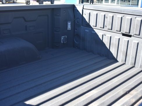 Used 2023 GMC Sierra 1500 SLT w/ SLT Convenience Package image 13