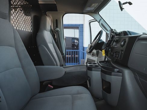 Used 2014 Ford E-150 and Econoline 150 w/ Power Group image 16
