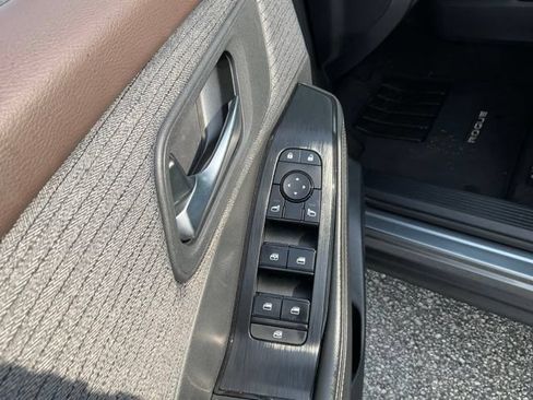 Used 2021 Nissan Rogue SV FWD image 8