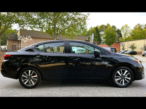 Used 2024 Nissan Versa SV image 7