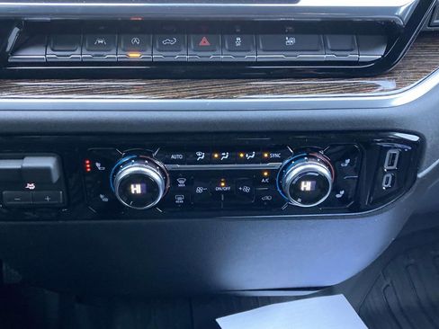 New 2026 GMC Sierra 1500 Elevation w/ LPO, Elevation Black Package AWD/4WD image 21
