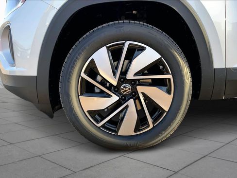New 2026 Volkswagen Atlas SE FWD image 12