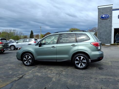 Used 2017 Subaru Forester 2.5i Premium w/ All-Weather Package AWD/4WD image 4