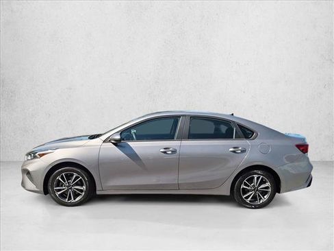 Used 2023 Kia Forte LXS FWD image 9