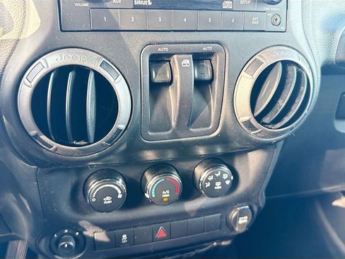 Used 2016 Jeep Wrangler Sport image 14