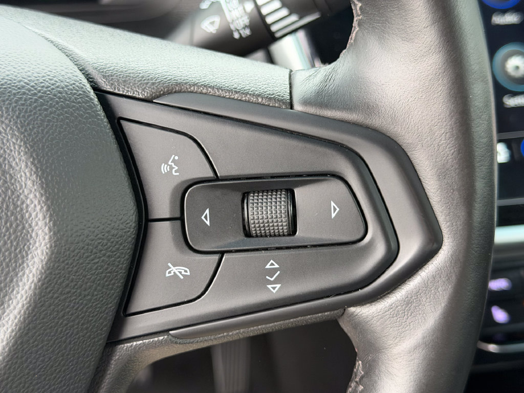 Used 2023 Chevrolet Bolt LT w/ Infotainment Package FWD image 25
