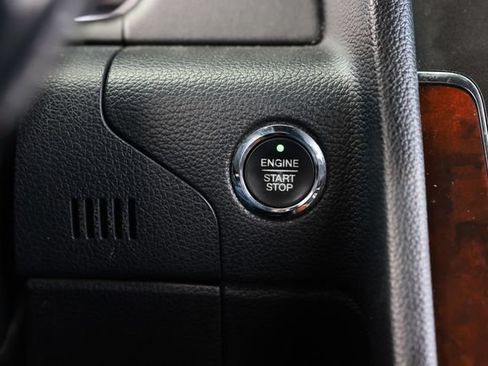 Used 2016 Lincoln Navigator Select RWD image 35