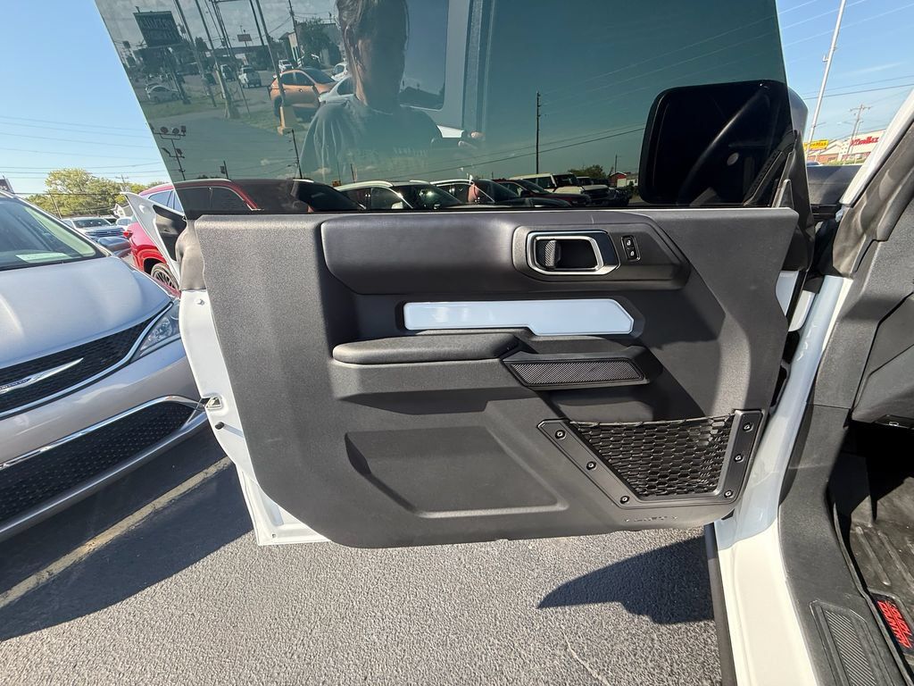 Used 2025 Ford Bronco Badlands AWD/4WD image 11