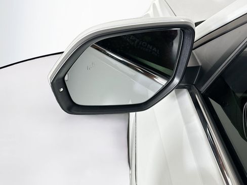 Used 2021 Volkswagen Atlas Cross Sport SE image 16