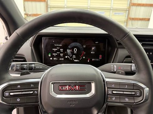 Used 2025 GMC Terrain Elevation image 8
