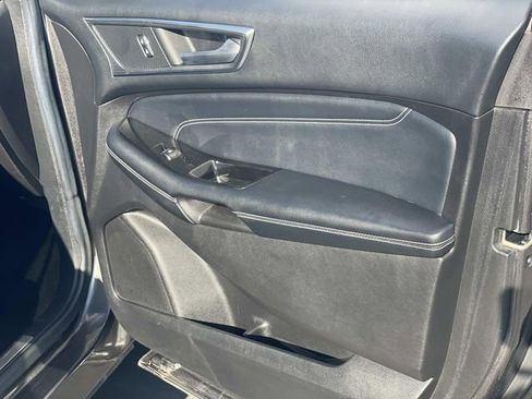 Certified 2017 Ford Edge Titanium w/ Technology Package image 35