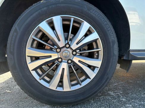 Used 2019 Nissan Pathfinder SL image 21