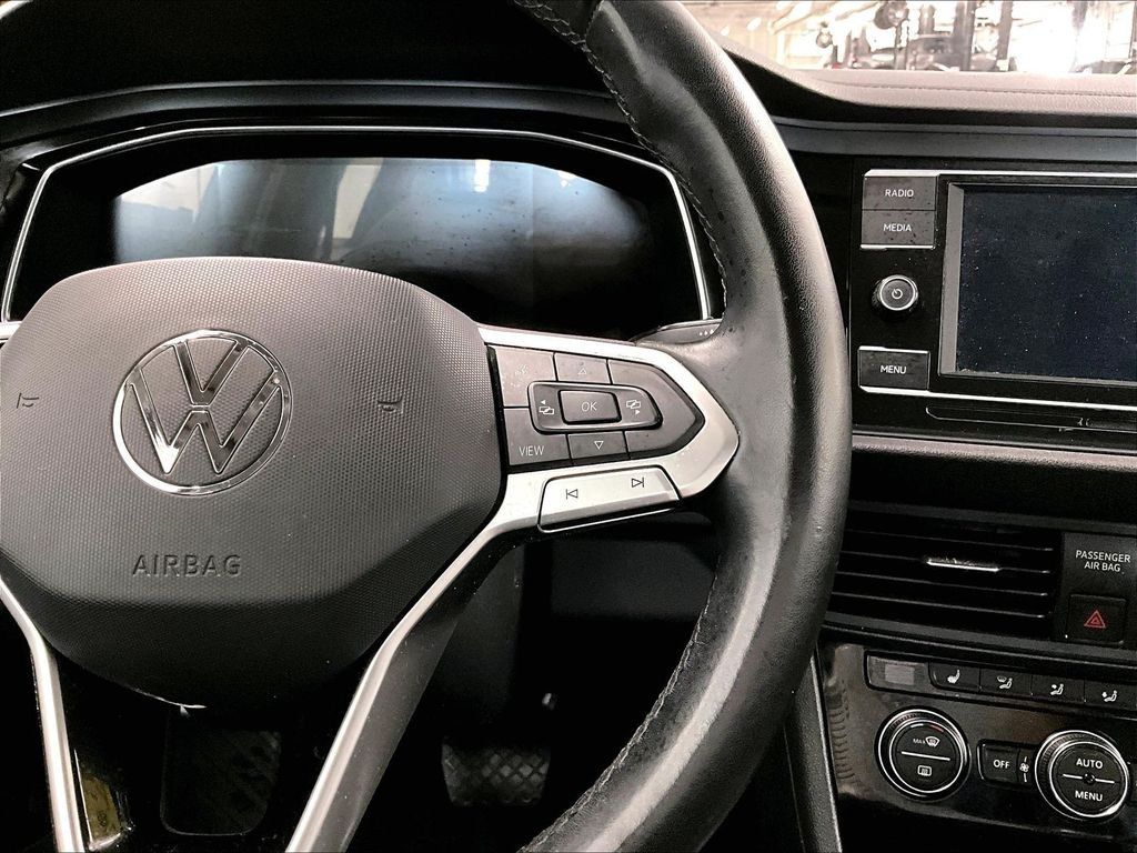 Used 2024 Volkswagen Jetta SE FWD image 24