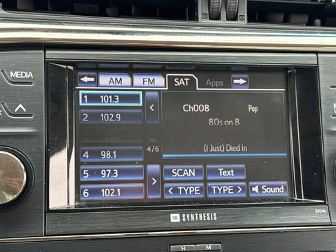 Used 2013 Toyota Avalon Limited w/ Technology Pkg FWD image 22