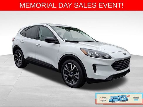 Used 2022 Ford Escape SE w/ SE Sport Appearance Package AWD/4WD image 1