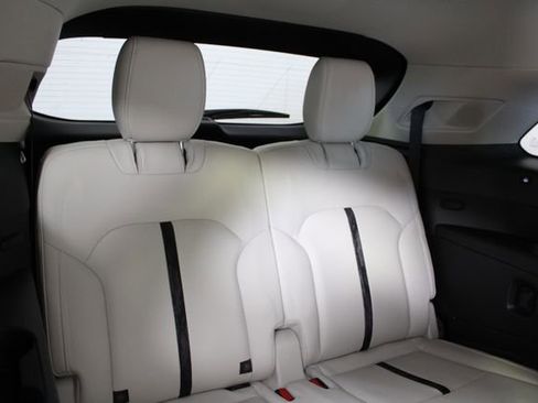 Used 2024 MAZDA CX-90 3.3 Turbo S w/ Premium Plus image 11