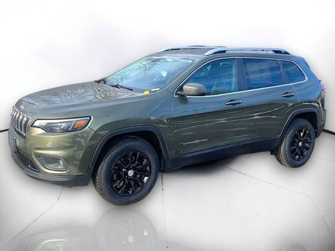 Used 2019 Jeep Cherokee Latitude w/ Popular Appearance Group image 2