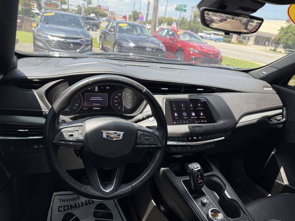 Used 2019 Cadillac XT4 Premium Luxury w/ Technology Package FWD image 16