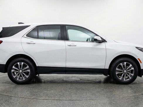 Used 2025 Chevrolet Equinox LT FWD image 11
