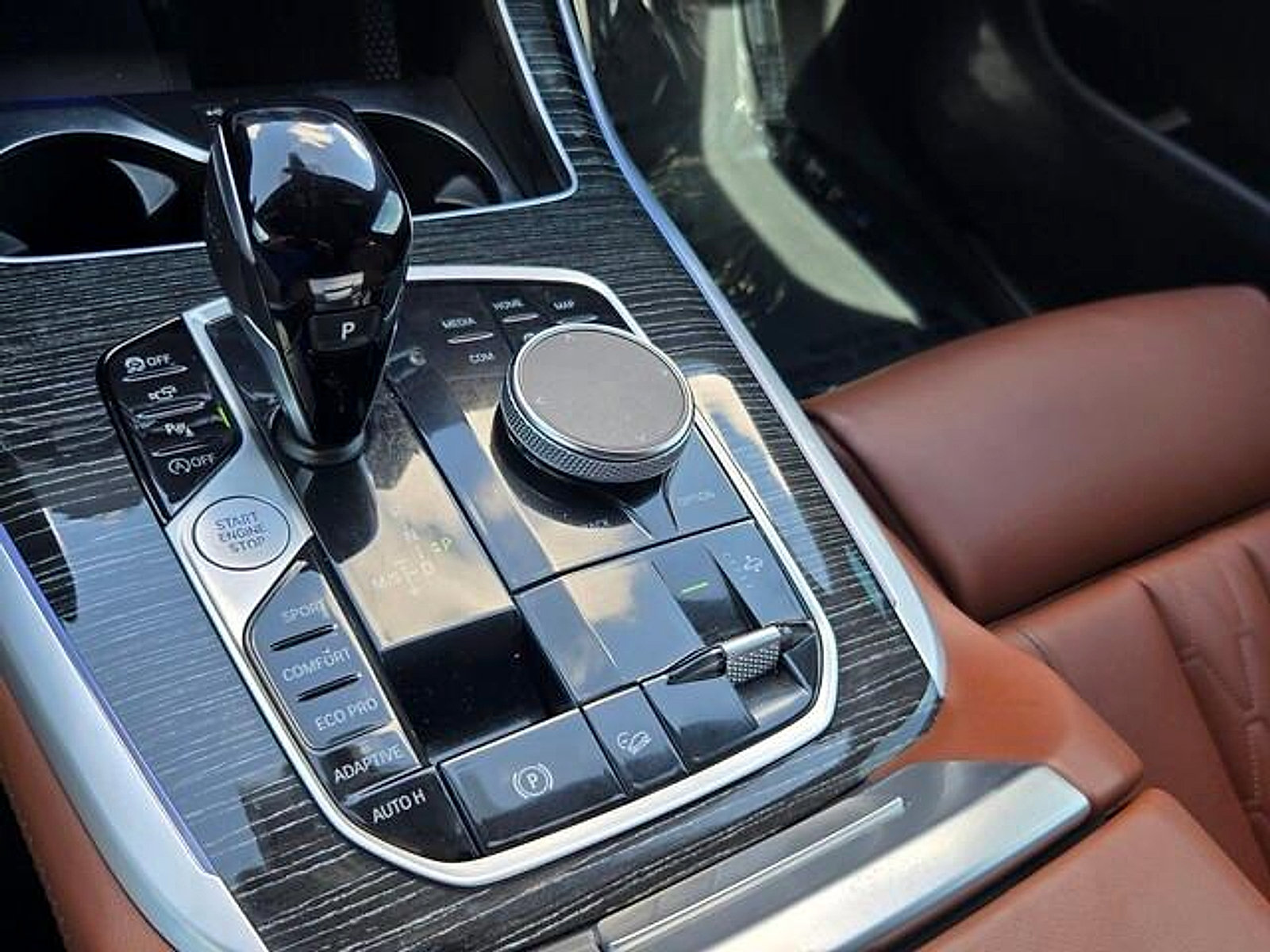 Used 2022 BMW X7 M50i w/ Cold Weather Package AWD/4WD image 22