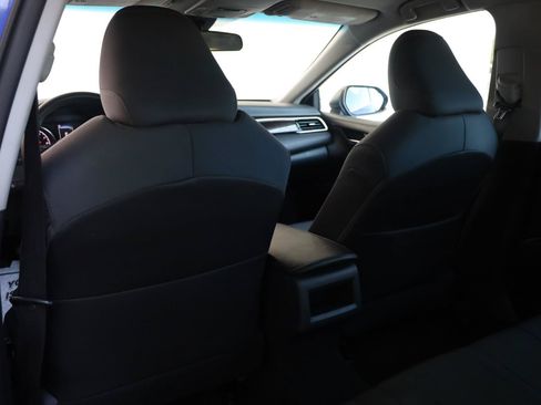 Used 2018 Toyota Camry LE FWD image 18