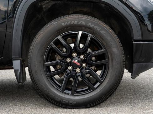 Used 2019 GMC Sierra 1500 Elevation w/ Elevation Value Package AWD/4WD image 32