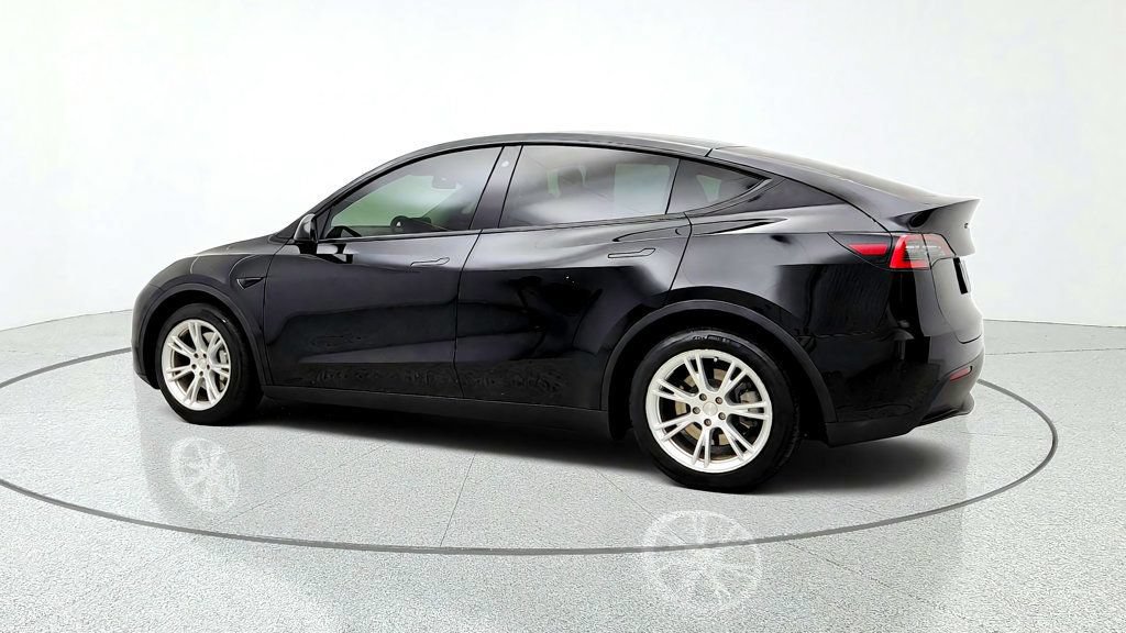 Used 2021 Tesla Model Y Long Range AWD/4WD image 7