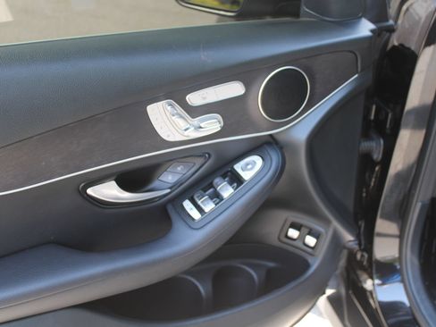 Used 2020 Mercedes-Benz GLC 350e 4MATIC image 21