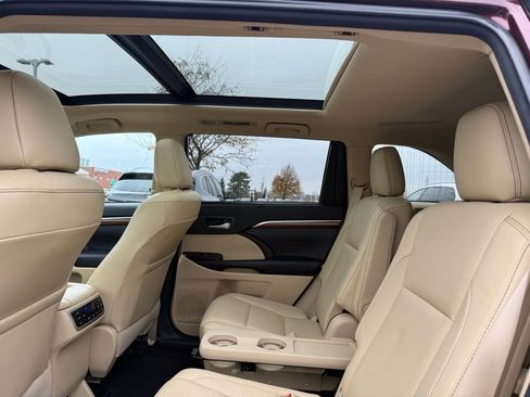 Used 2018 Toyota Highlander Limited Platinum image 15